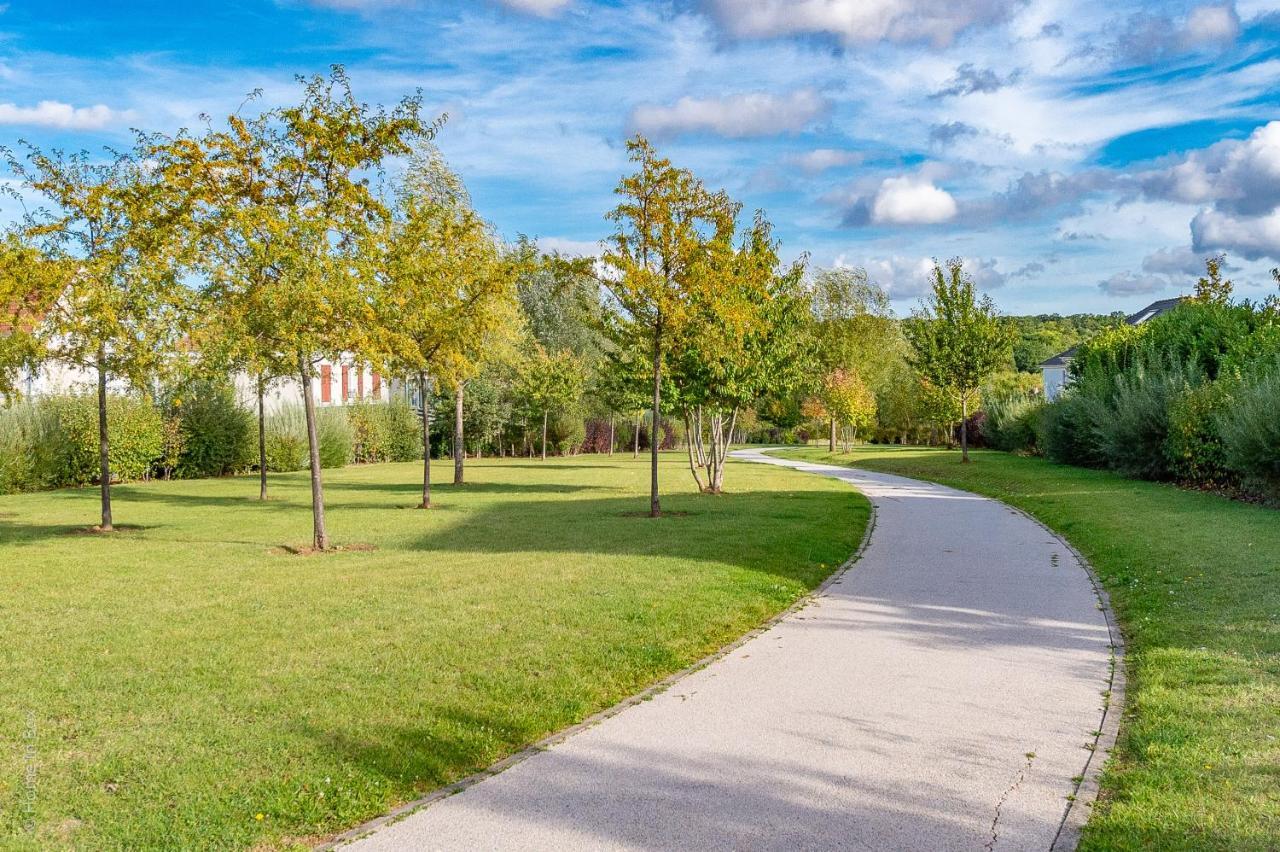 Gite La Villa Omagny Paris Marne-La-Vallee Экстерьер фото